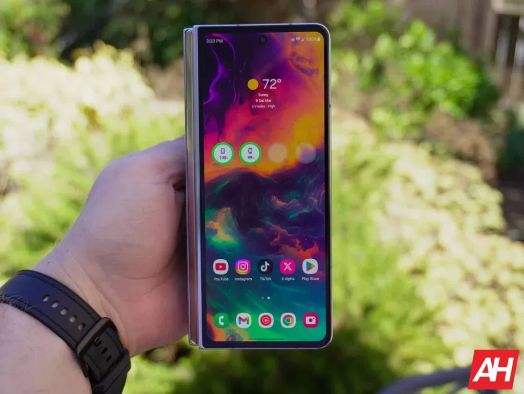 Featured image for Leak gives a glimpse at Galaxy Z Fold 6