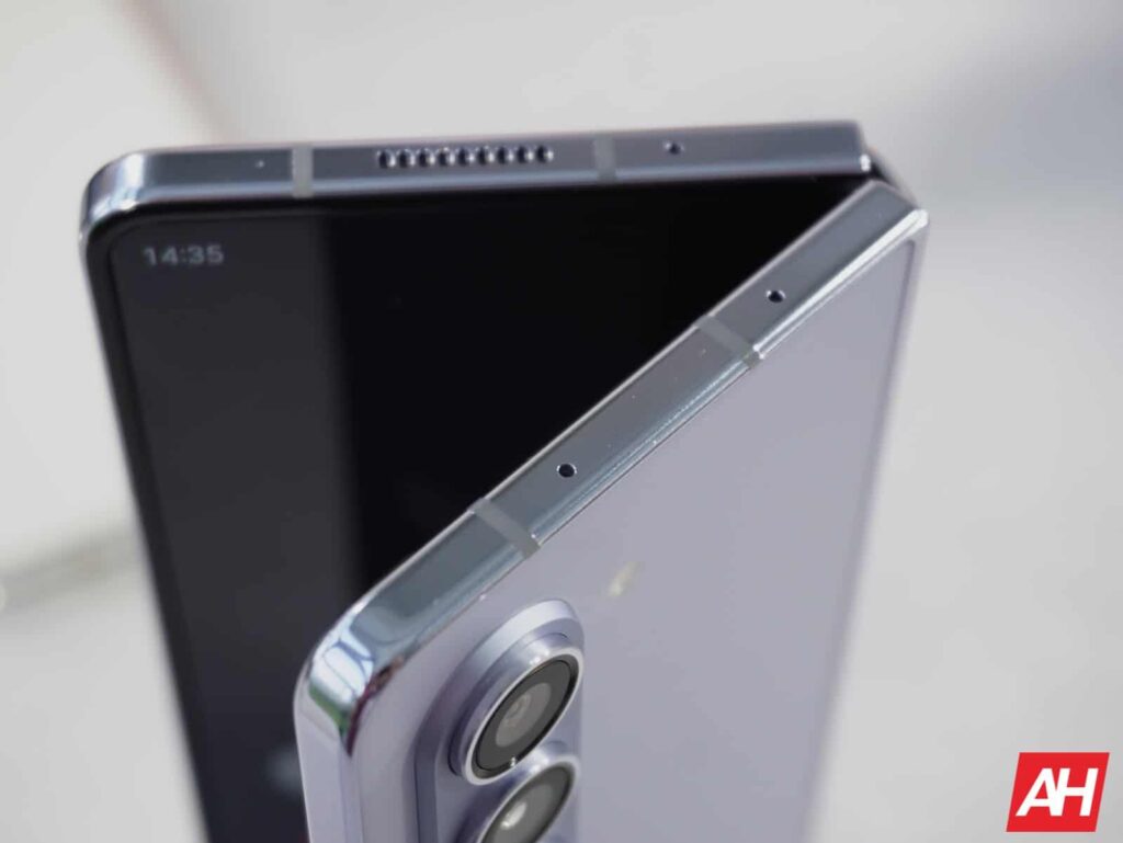Galaxy Z Fold 6 cover display tipped to offer symmetrical bezels