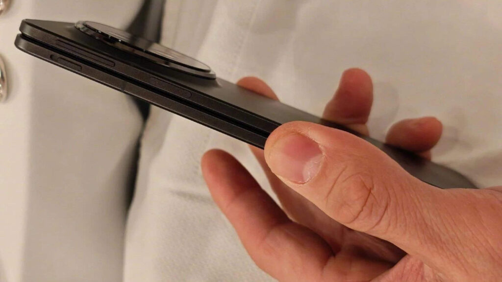 OPPO Find N5 images show how thin it is in a folded state
