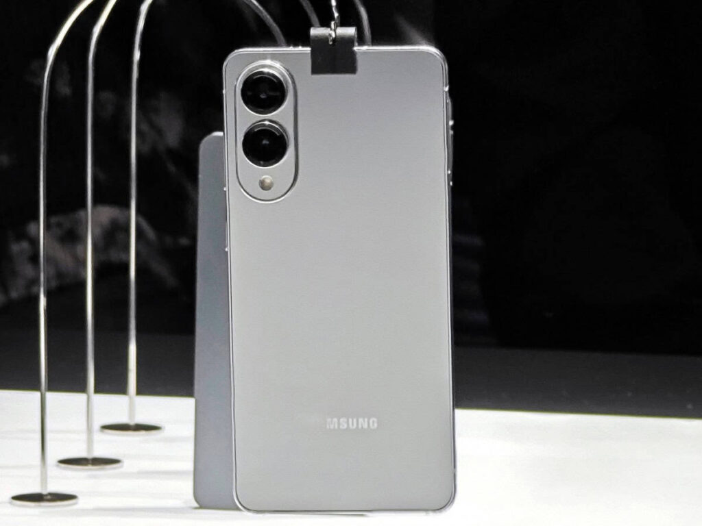Leaks were wrong, here's what Samsung's ultra-thin phone will look like