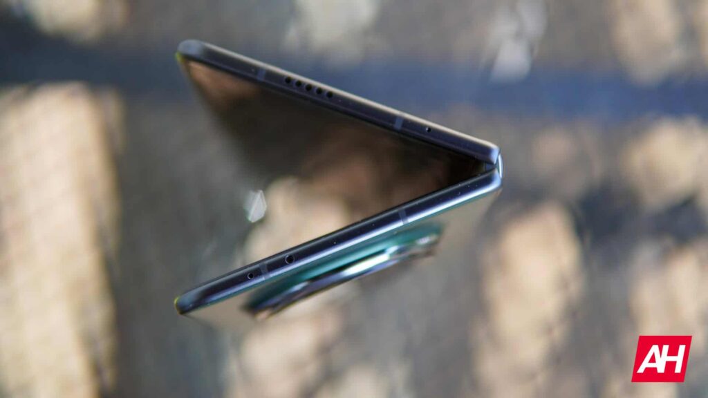 HONOR Magic V4 foldable to use Qualcomm's most powerful chip